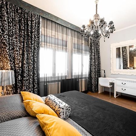 Premium Apt Kosice Center 3 Room 150M2 Hlavna Ulica Exteriör bild