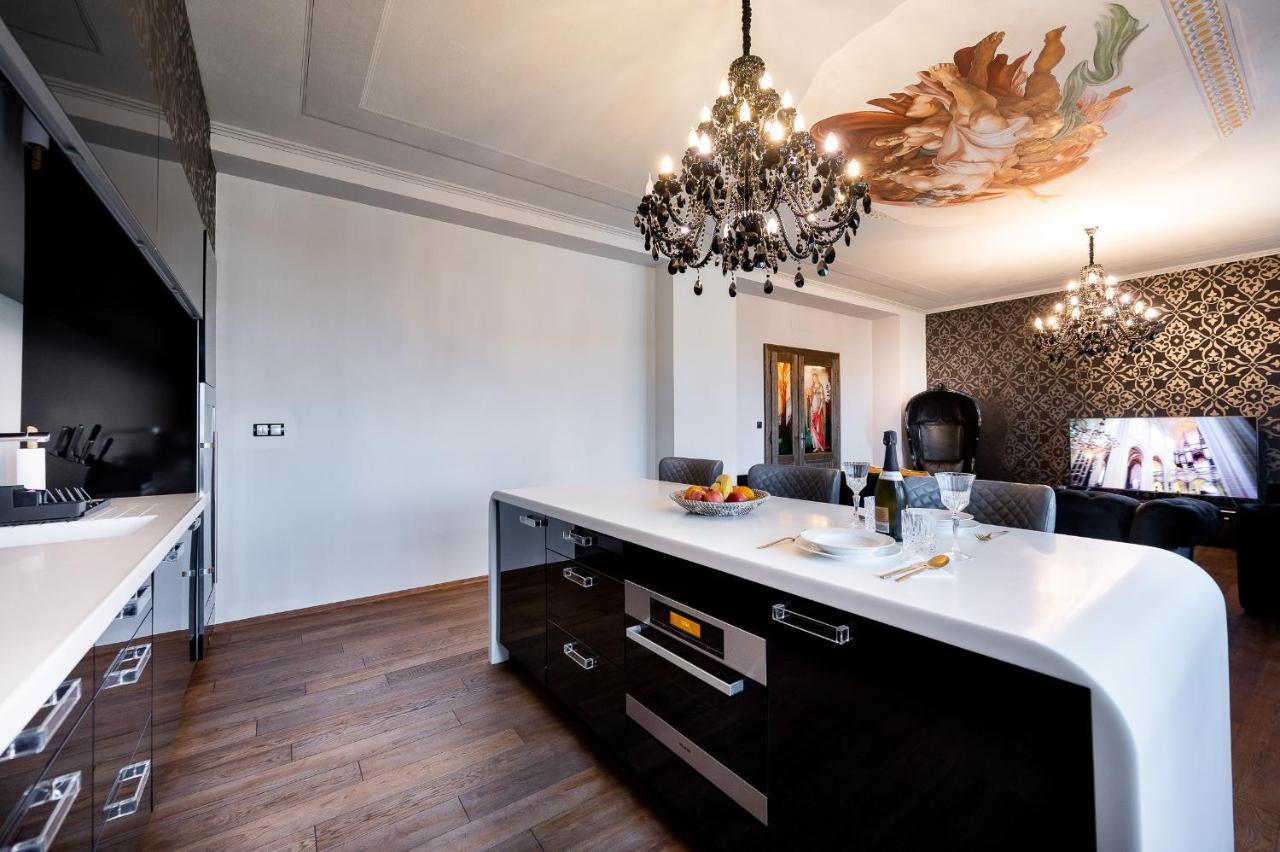 Premium Apt Kosice Center 3 Room 150M2 Hlavna Ulica Exteriör bild